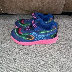 Saucony Ride 10 Jr Little Girls Tennis Shoes - Navy, Green & Pink - Size 8.5M